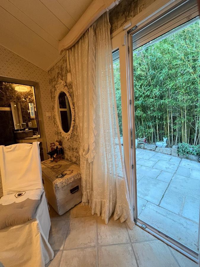 Villa Les Iris Sernhac Bagian luar foto